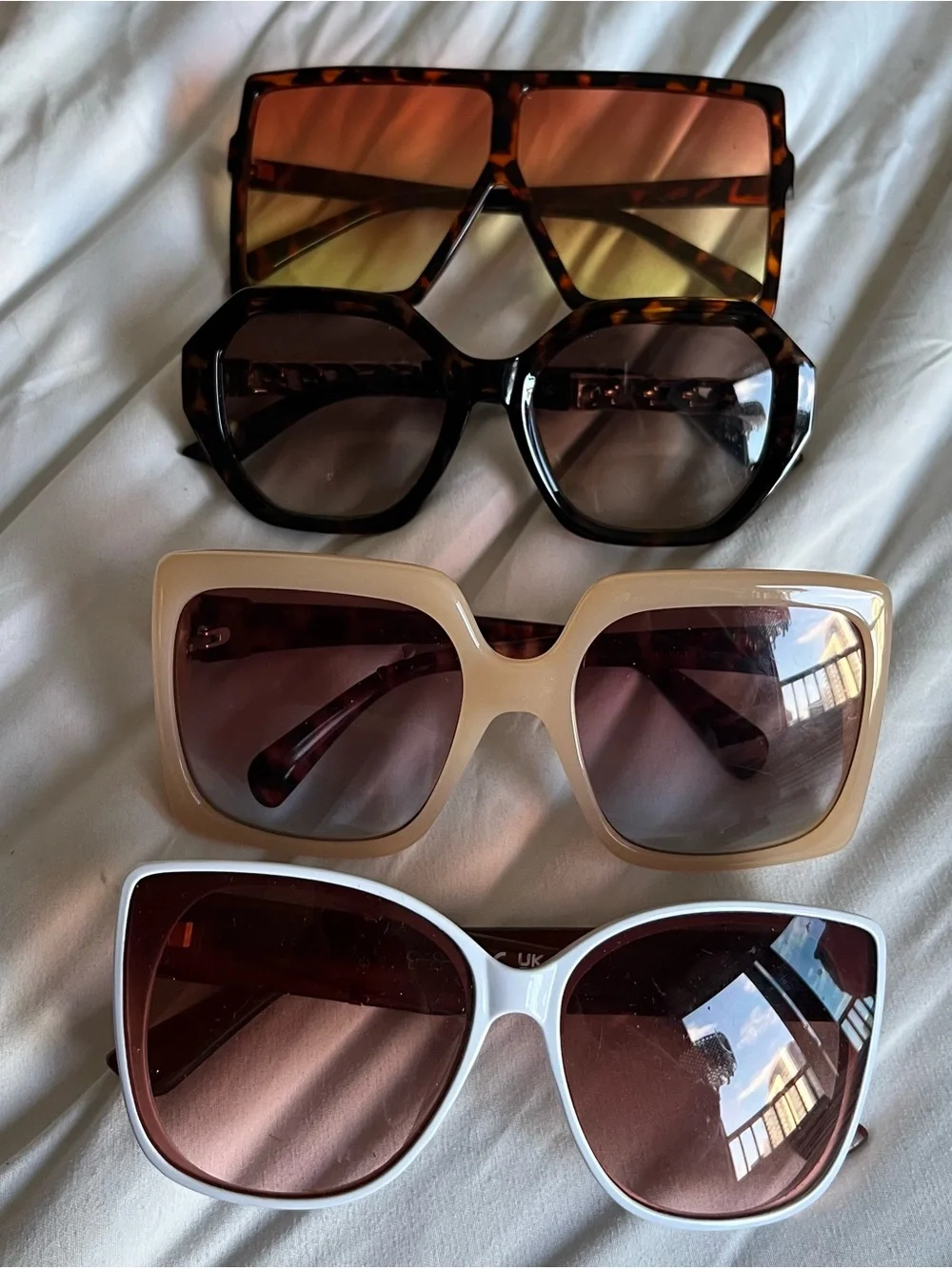 Stylish Oversized Women’s Sunglasses - Brown, Black, Beige, White
